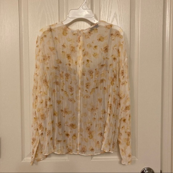 Vince Pressed Petal Blouse - Picture 4 of 8